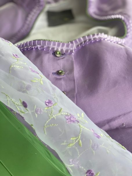 Braut-Dirndl als Dreiteiler in Flieder-Grün