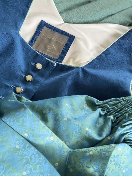 Dirndl als Dreiteiler in Türkis-Blau